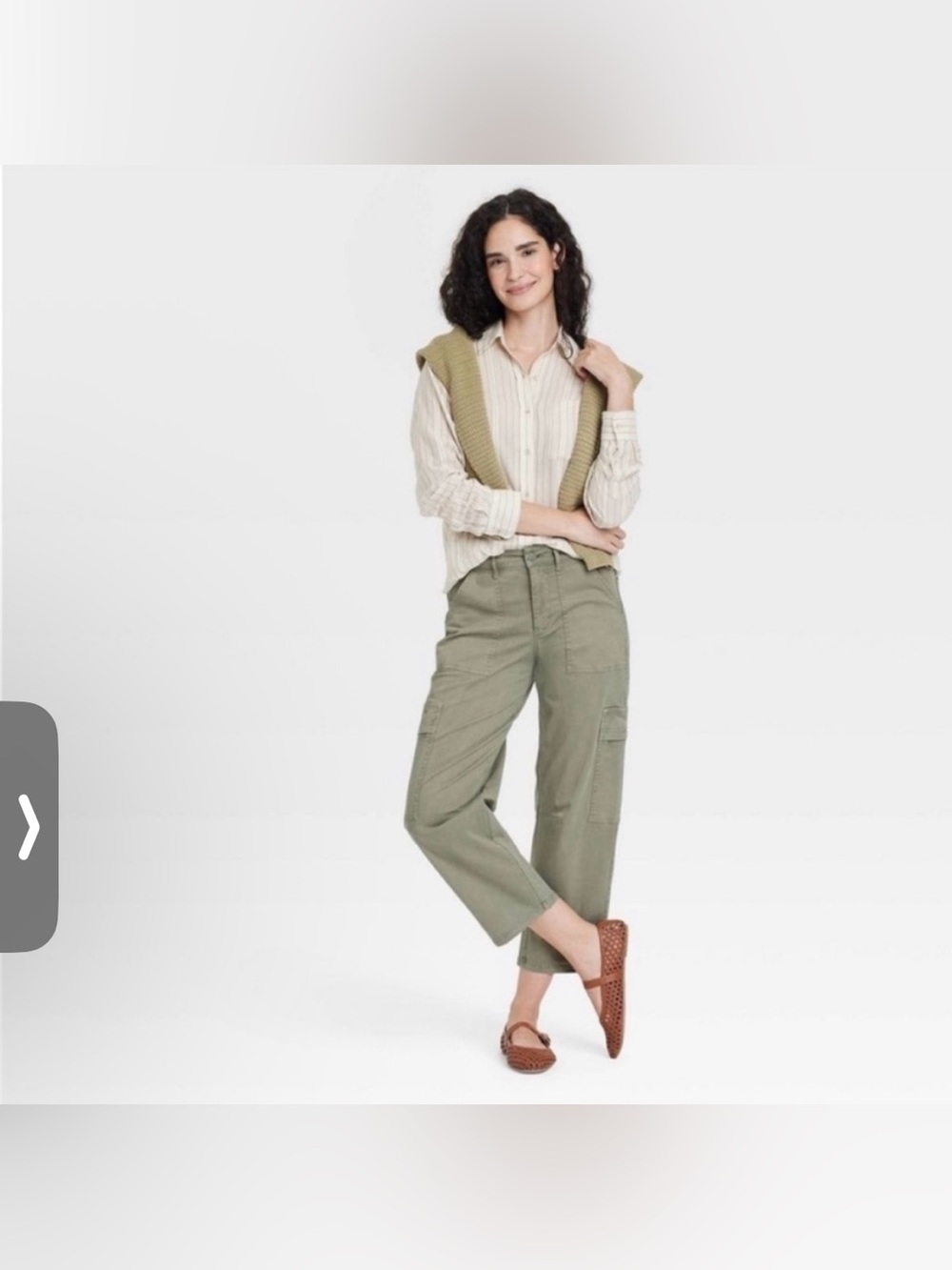 Women's Mid-Rise Barrel Leg
Cargo Pants-Universal Thread-
Olive Green-Size 14